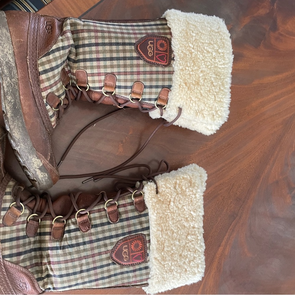 Uggs Fleece Lined Duck Boots 8